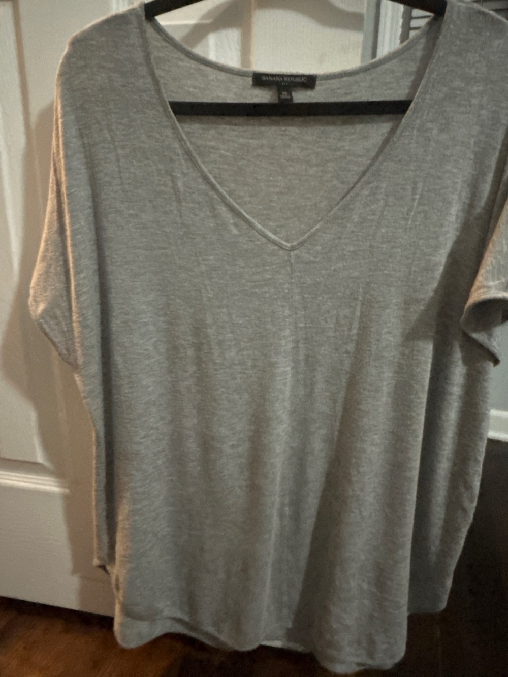 Banana Republic Gray V-Neck Short Sleeve Tee